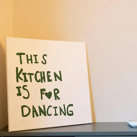 My Honeyed Corner Appartement *