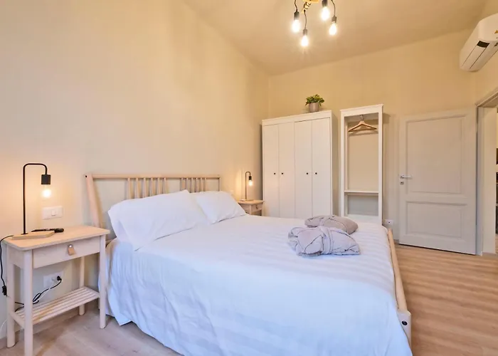 My Honeyed Corner Apartman